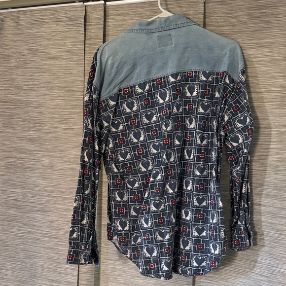 Vintage Blue Patterned women’s heart Shirt - Picture 3 of 3